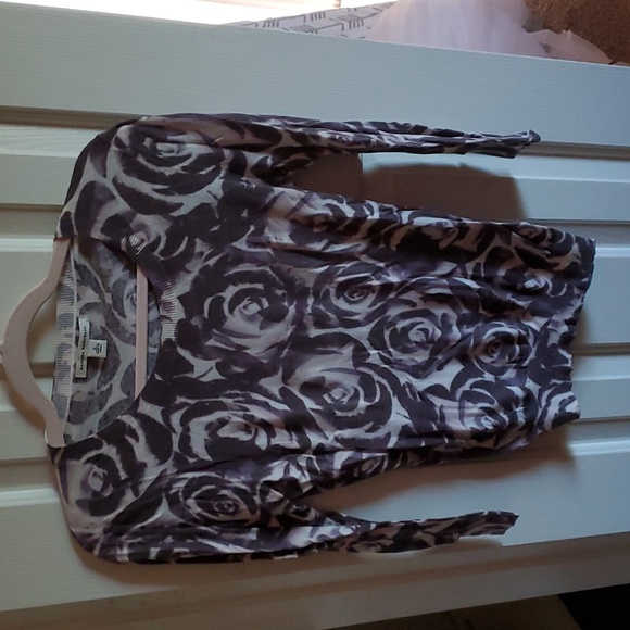 Banana Republic Sweaters - Banana Republic size S roseprint 100% cotton sweater